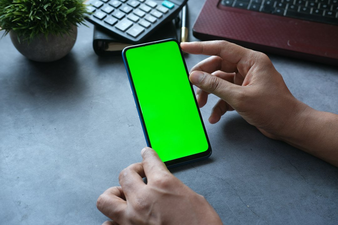 How to Master the F1 Reaction Test in Minutes - person clicking green box reaction test